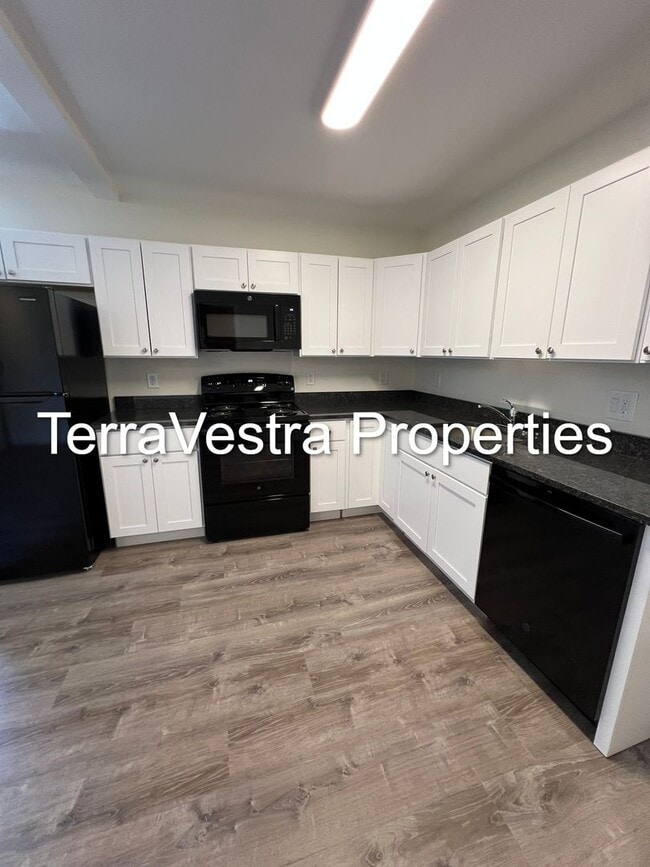 Building Photo - 4 Bed / 2 Full Bath in Millville!
