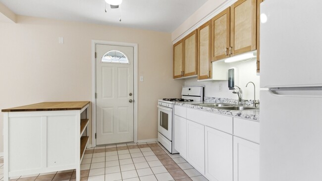 Building Photo - 2116 Michigan Blvd