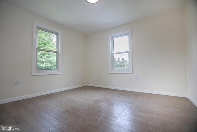 Building Photo - 119 Linden Ln
