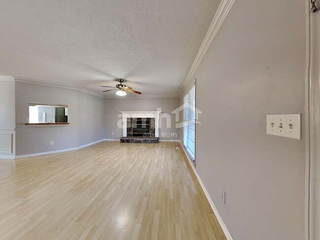 Building Photo - 420 Etowah Valley Way