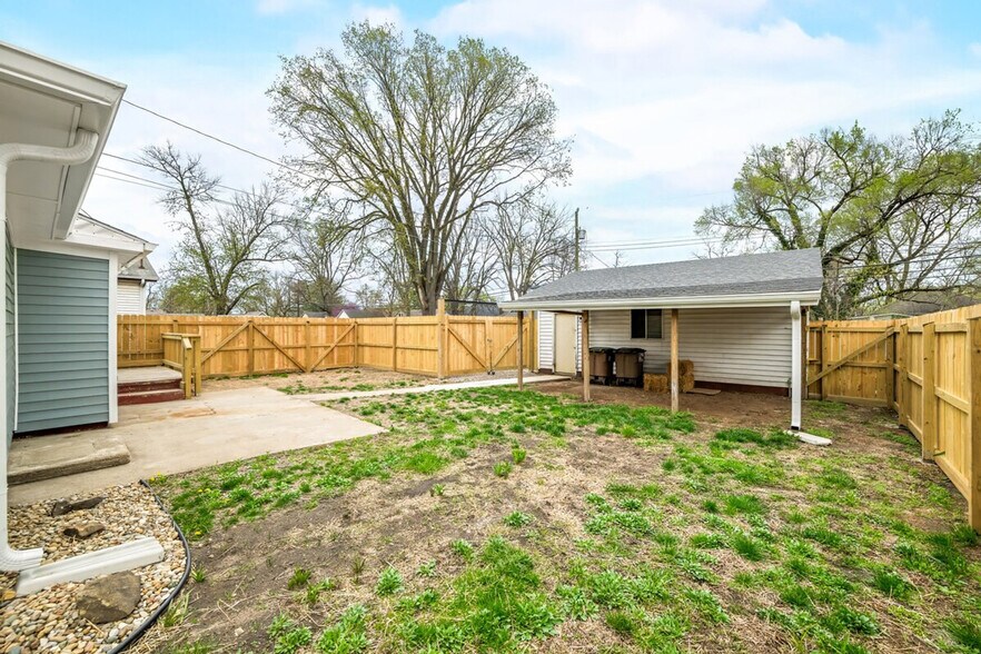 Building Photo - 1019 Central Ave