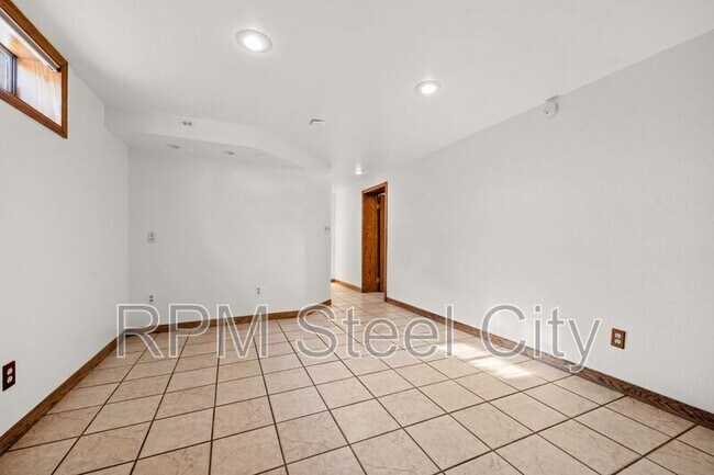 Building Photo - 1529 Alexander Cir