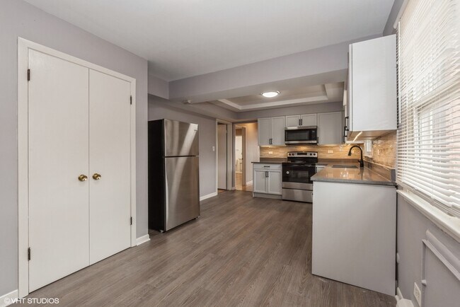 Building Photo - 2605 N 72nd Ct