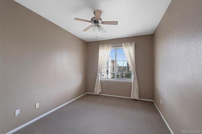 Building Photo - 15700 E Jamison Dr