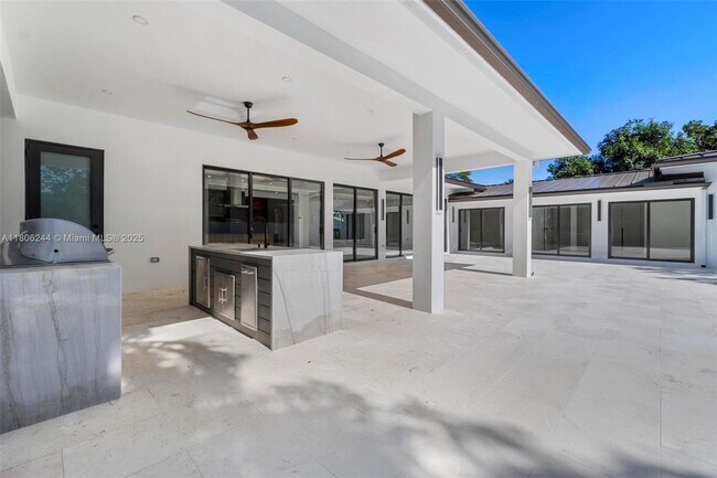 Building Photo - 7530 SW 134th St