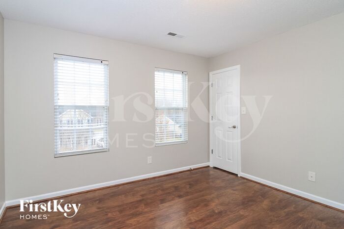 Building Photo - 275 Frontier Dr