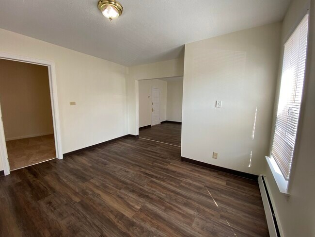 Building Photo - 133 Second St