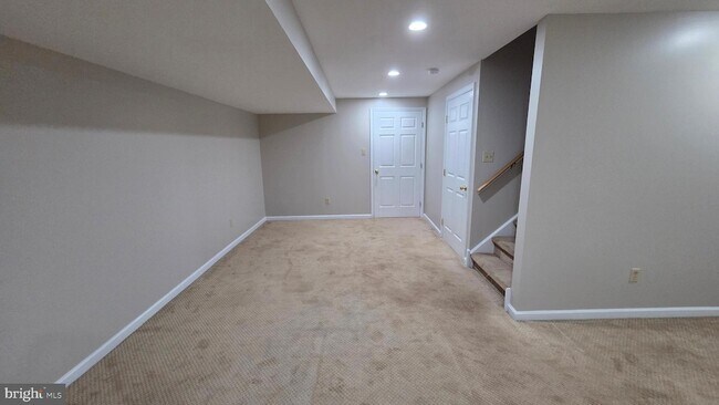Building Photo - 131 Sunnyside Ln