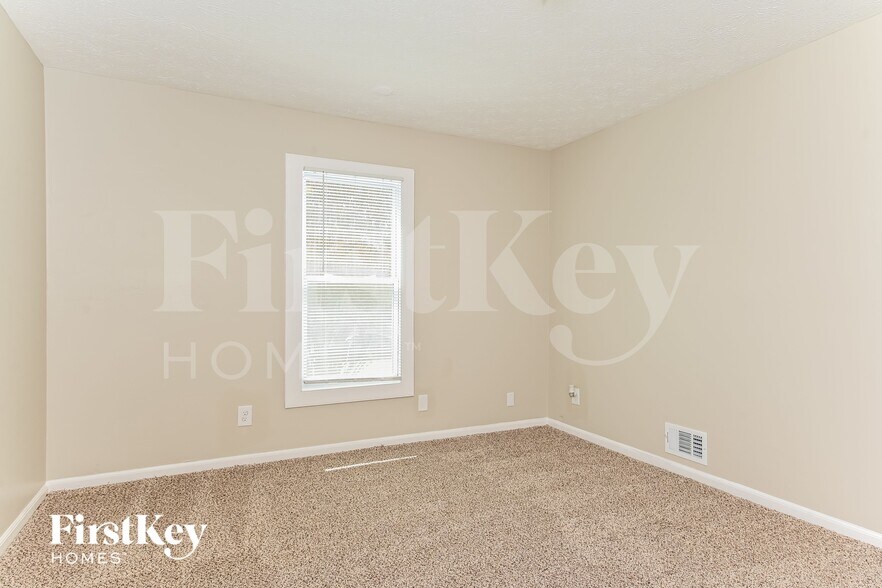 Building Photo - 2264 Country Club Dr SE