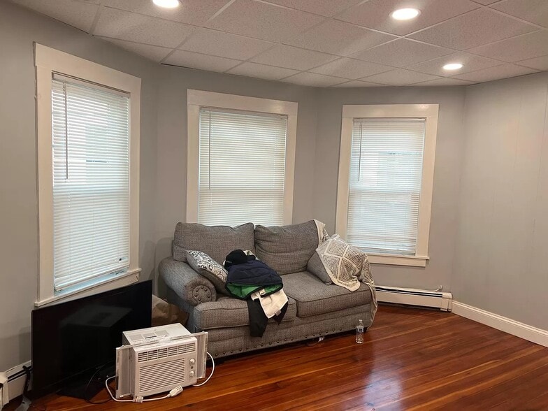 Building Photo - 80 Park Ave