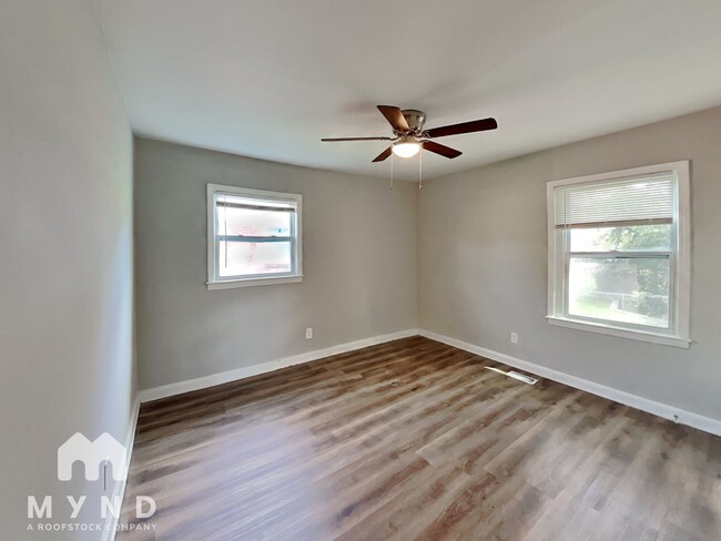 Building Photo - 505 Sinclair St