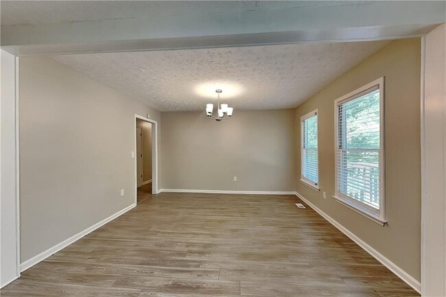 Building Photo - 4125 Inola Trail NE