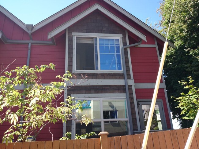 Primary Photo - 4557 11th Ave NE