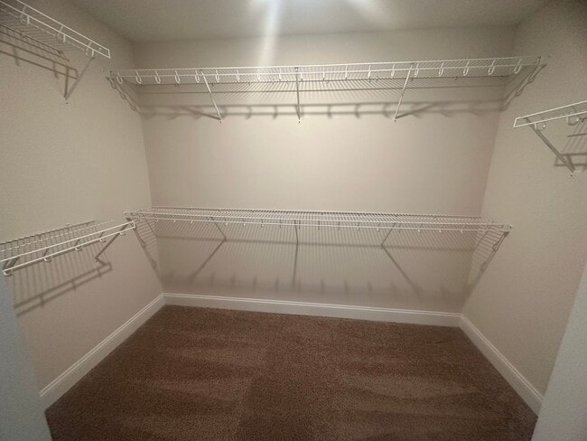 Building Photo - Spacious 4BR 3BA home in Northern Greensboro