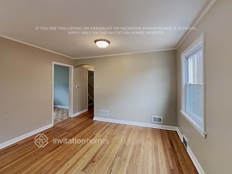 Building Photo - 2332 Leyden Ave