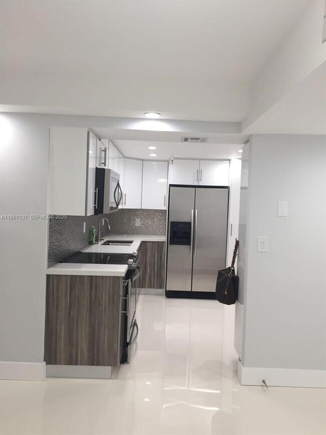 Building Photo - 210 174th St