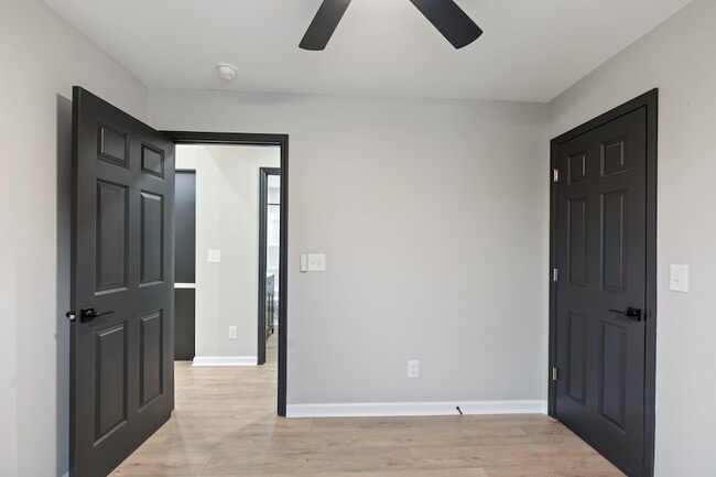 Building Photo - 804 Martin St