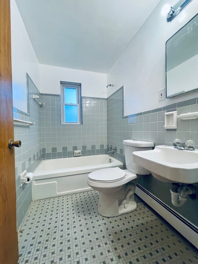 Bathroom - 4036 O Leary Ave