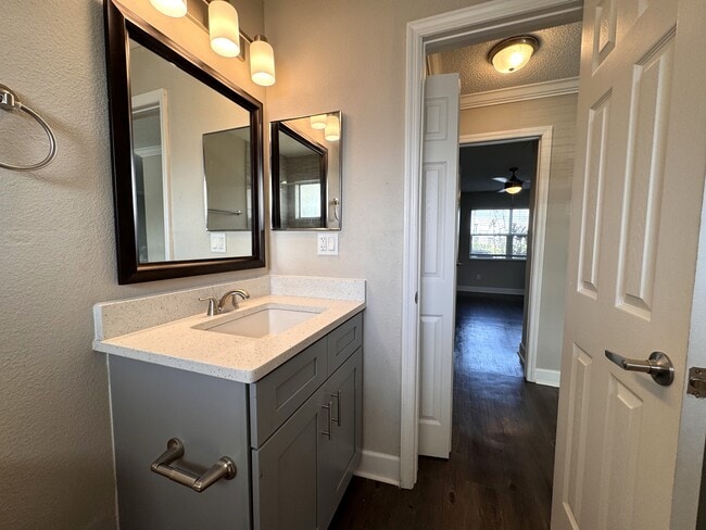 Building Photo - 2536 Woodgate Blvd