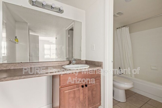 Building Photo - 5995 N 78th St
