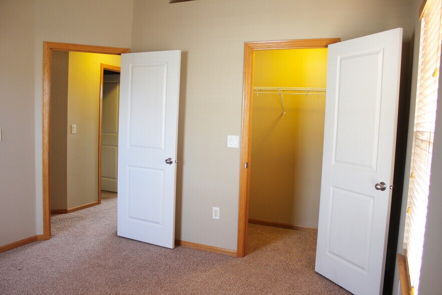 Building Photo - 3203 SW Arlan Ln