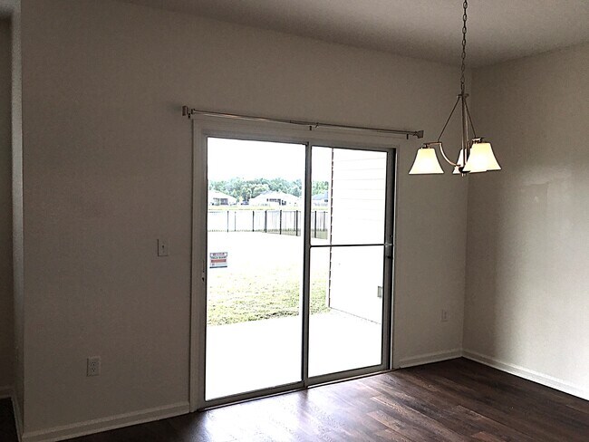 Building Photo - 8116 Golden Bamboo Dr