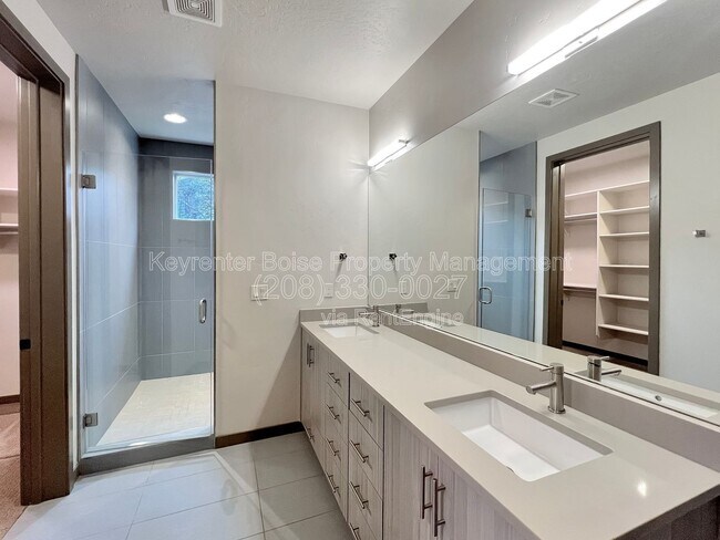 Building Photo - 2640 W Neff St