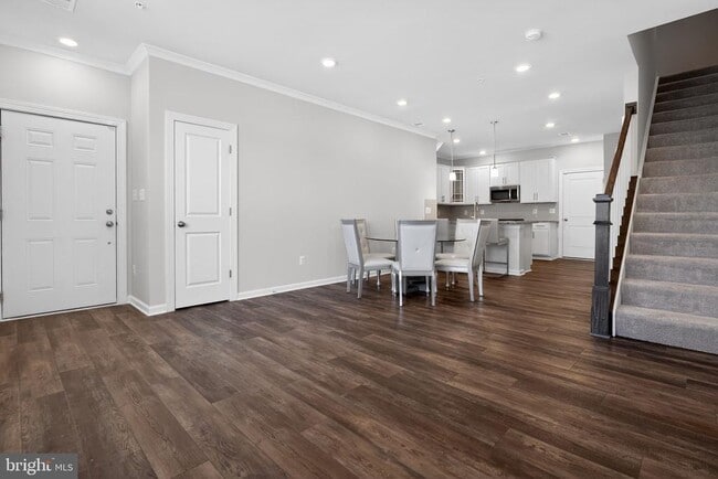 Building Photo - 14937 River Walk Way