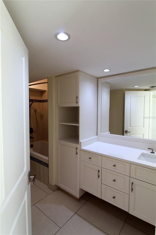 Building Photo - 988 Blvd of the Arts