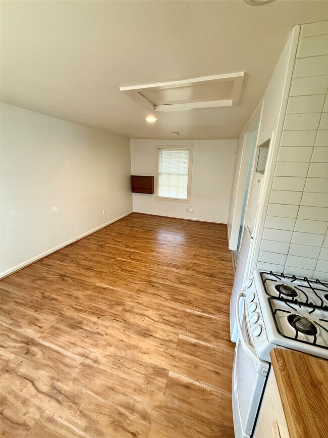 Building Photo - 1634 Branard St