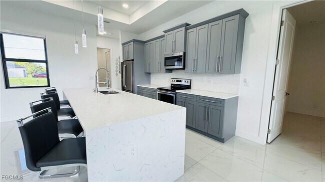 Building Photo - 2713 17th St SW