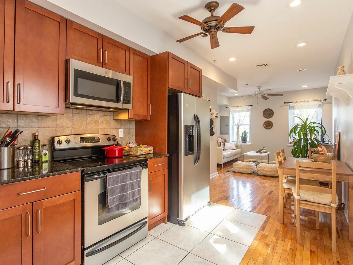 Building Photo - 218 Market St