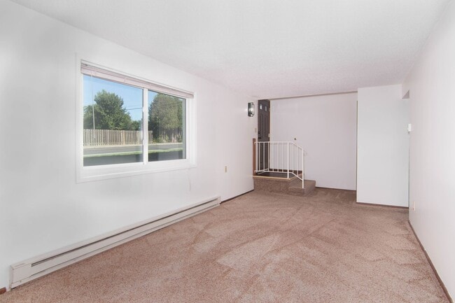 Building Photo - Freshly Updated 2 Bed 1 Bath Spokane Valle...