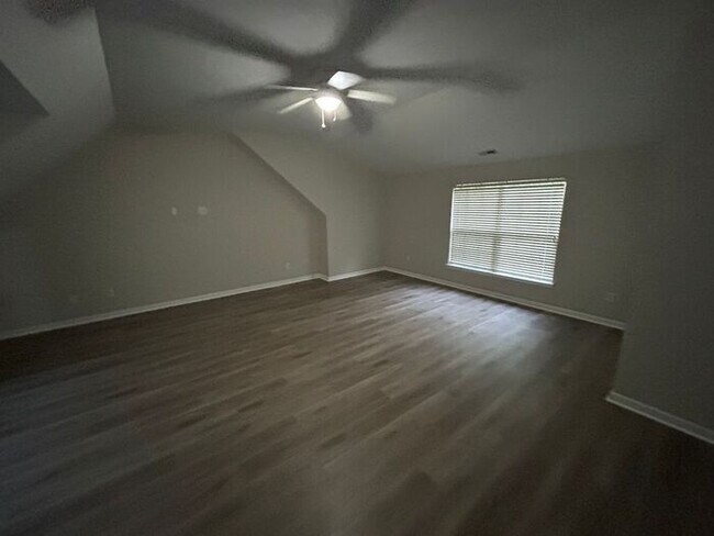 Building Photo - **Spacious 4-Bedroom Home with Walk-In Clo...