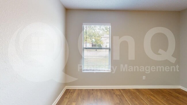 Building Photo - 1505 Stewart Dr