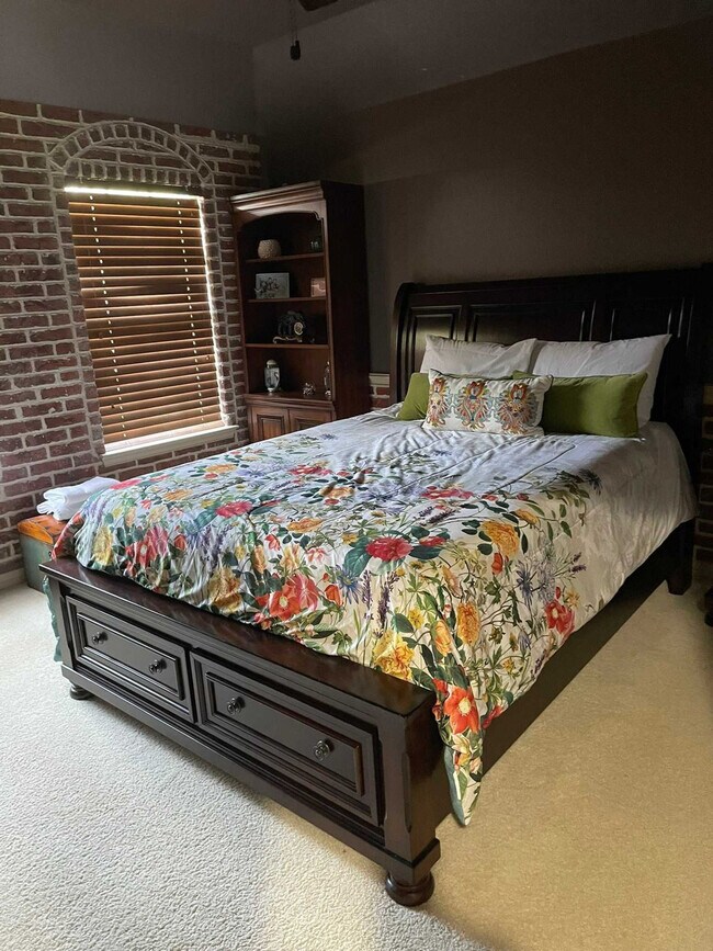 Building Photo - 9312 Warm Springs Cir