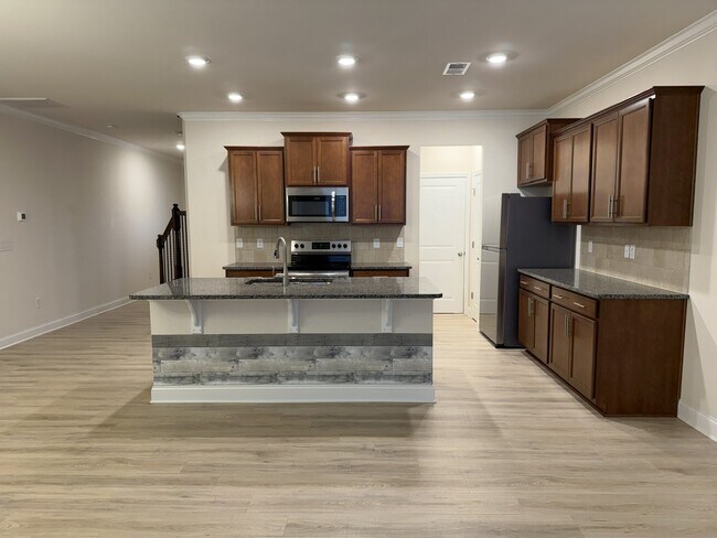 Building Photo - 403 Yellow Fox Rd