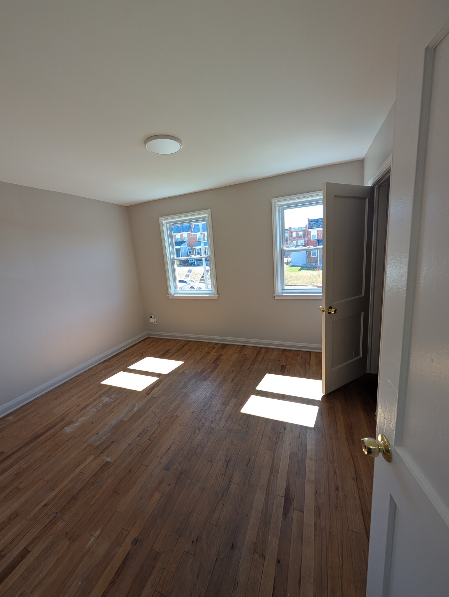 Building Photo - 6906 Eastbrook Ave