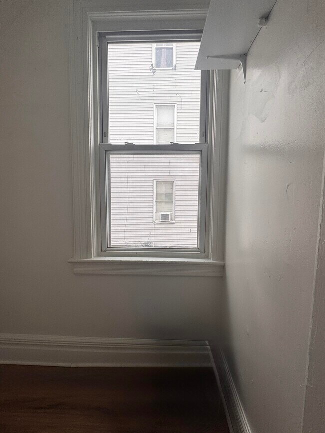 Building Photo - 318 Randolph Ave