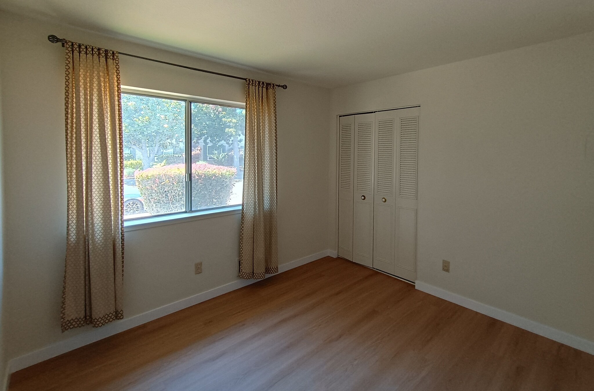Bedroom 1 - 360 Richfield Dr