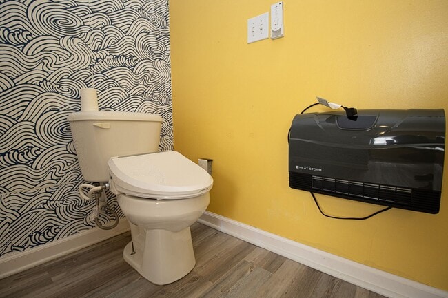 Building Photo - Beautiful 3BR/2.5BA Home with Fenced Yard, Granite Kitchen & Neighborhood Pool