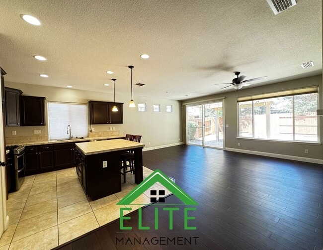 Building Photo - Charming 3-Bedroom Home in Rancho Cordova’...