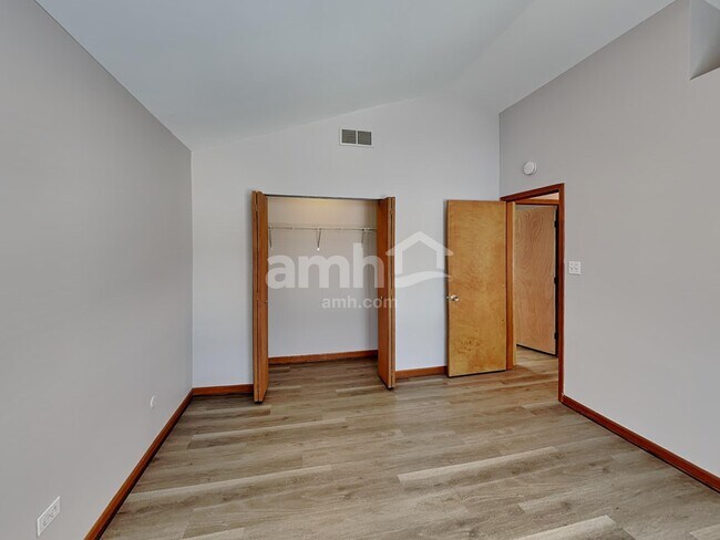 Building Photo - 3707 Flowermeadow St