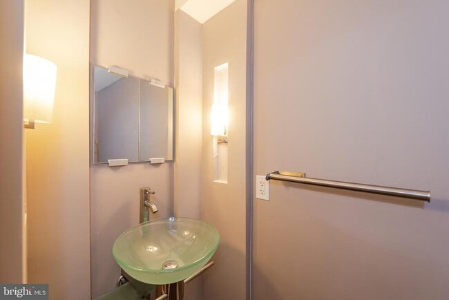 Building Photo - 3206 Elliott St