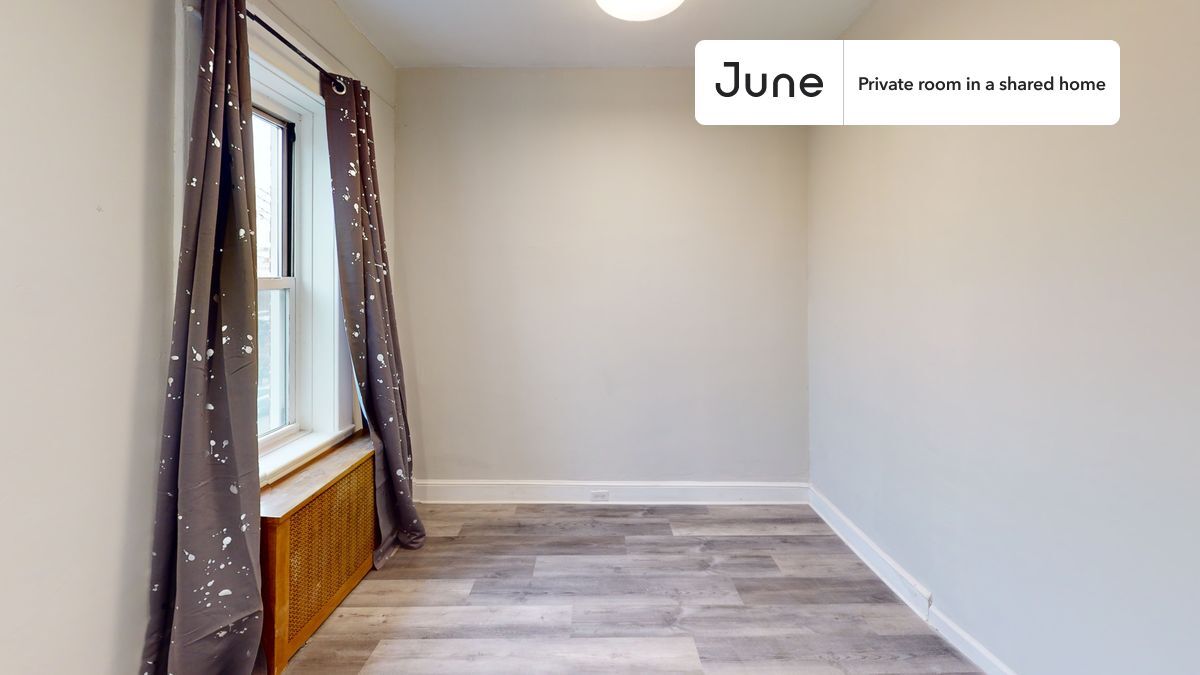 Building Photo - Room in Shared 3 bed/1 bath home