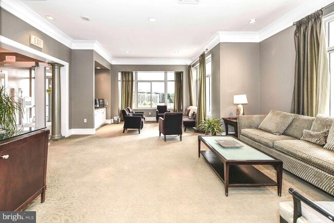 Building Photo - 851 N Glebe Rd