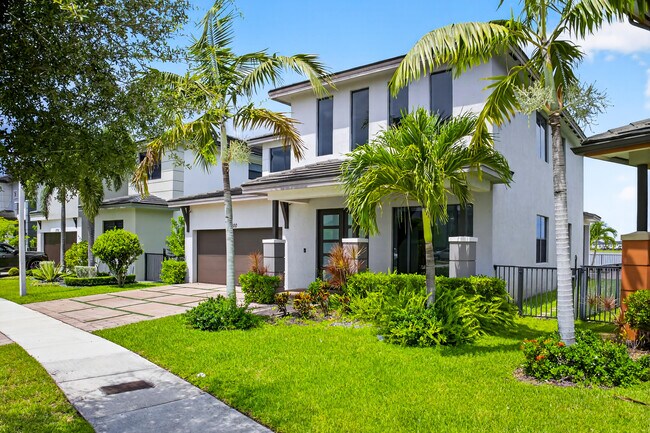Building Photo - 15800 NW 88th Ave