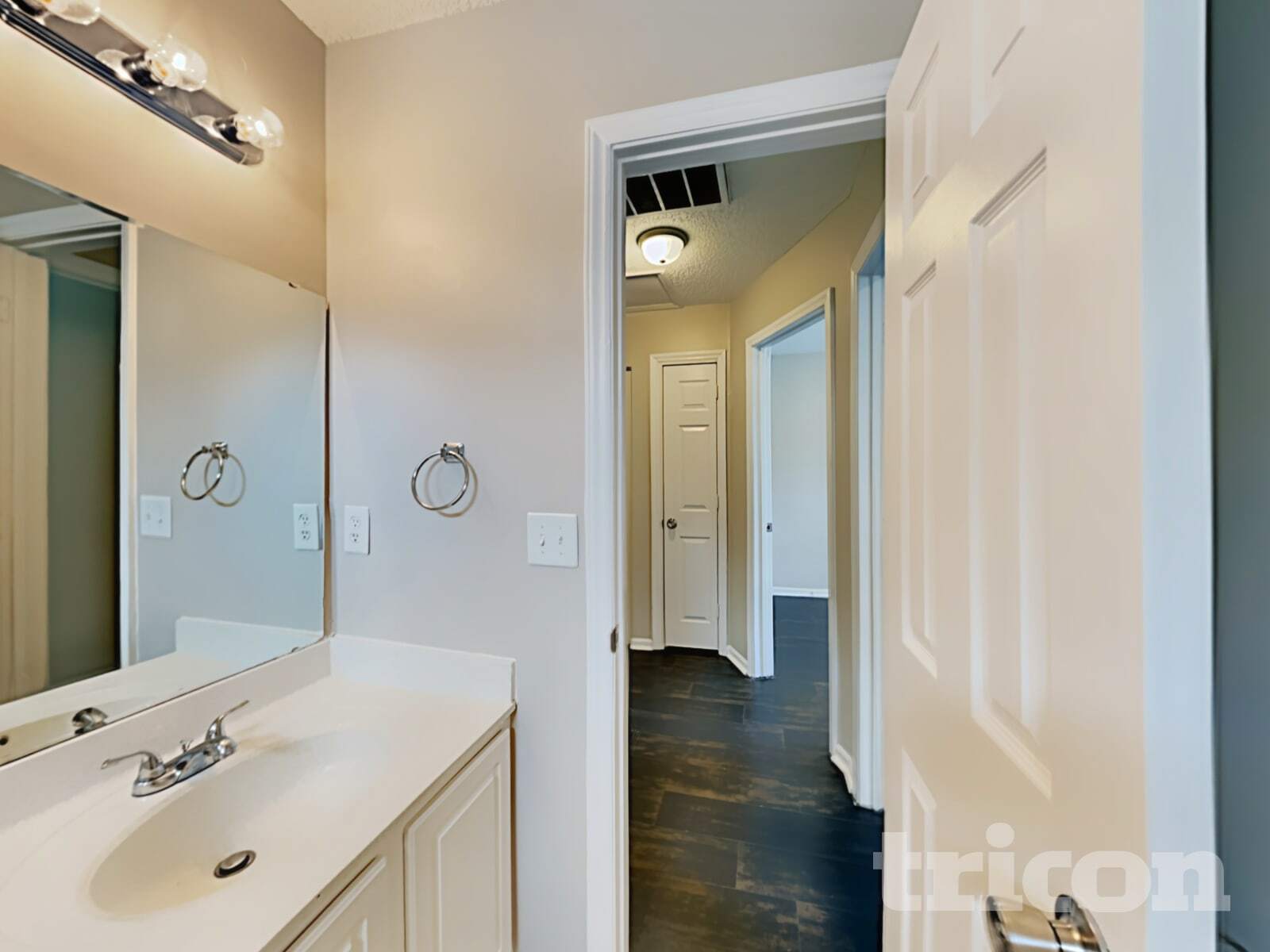 Building Photo - 1026 Summit Hills Dr