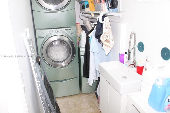 Building Photo - 3678 San Simeon Cir