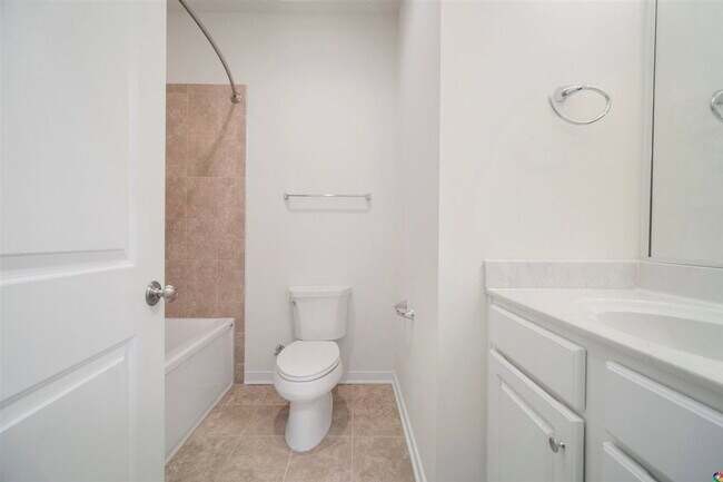 Building Photo - 5302 Masons Ln